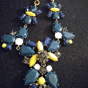 J. CREW GOLDTONE STATEMENT NECKLACE.